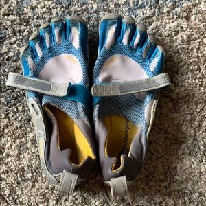 Vibram 5 finger running shoes